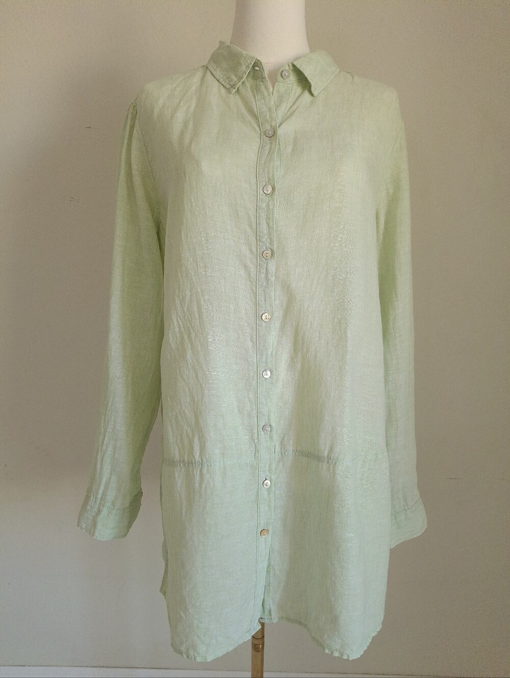 Tahari 100% Linen Longsleeve Tunic Length Shirt With Roll-tab Sleeves